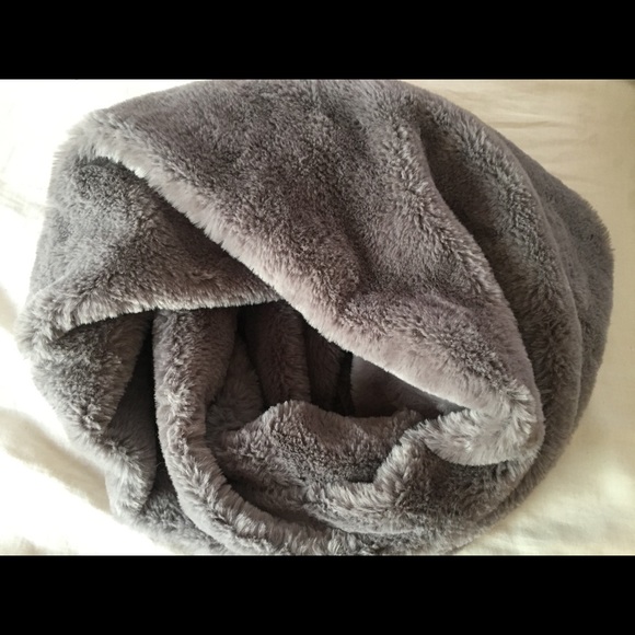 Rino & Pelle Infinity Scarf - Picture 2 of 5